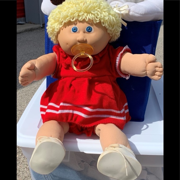 Other - VINTAGE BLONDE BABY CABBAGE PATCH DOLLS